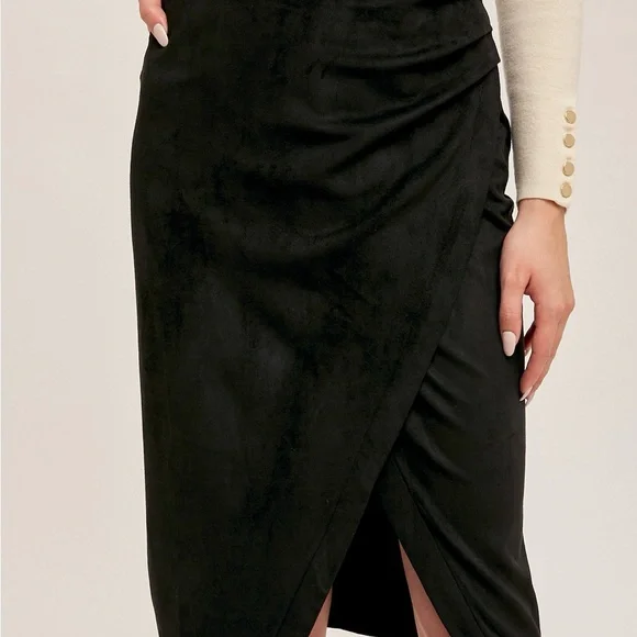 Elegant Black faux wrap Women's Skirt in faux suede - Picture 3 of 4